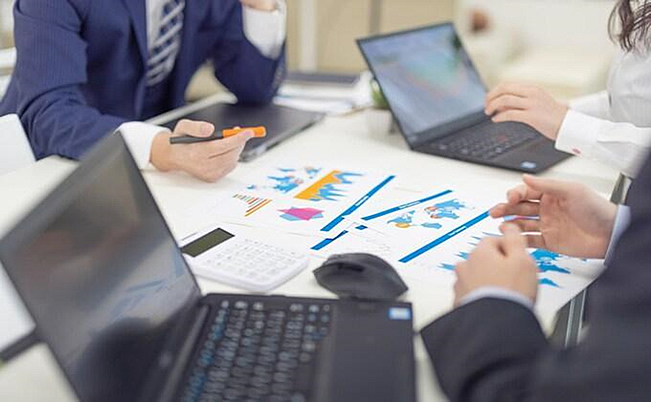 目標管理システムを活用した人事評価の流れ