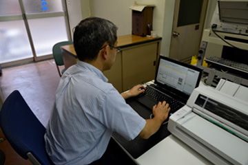 ＥＺ販売管理を操作する生田社長